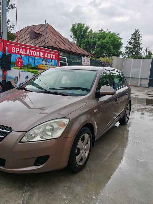 Vând: KIA Ceed 1.6 benzina 122 cp