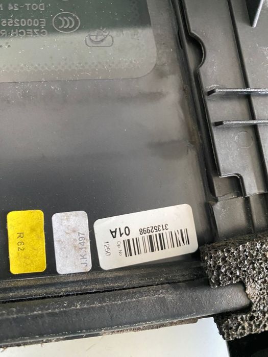 Geam mic stanga spate VOLVO XC90 2016+ 1226189 32132029 31352998