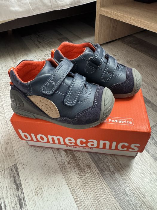 Adidasi Biomecanics 21