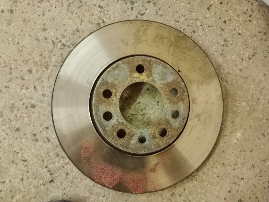 Предни задни супорти с накладките работещи 2 предни Диска АТЕ