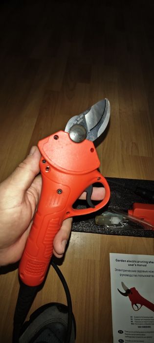 Акумулаторна Професионална ножица STIVO