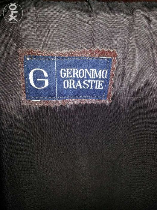 Scurtă piele (femei)