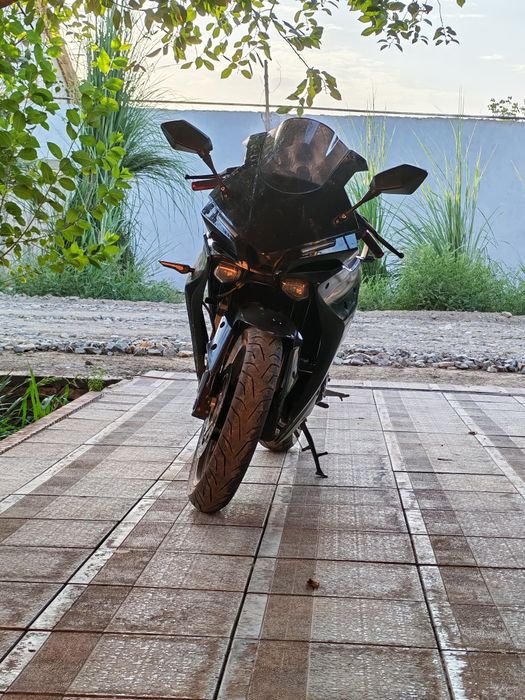 Yamaha r1 400cc 2025