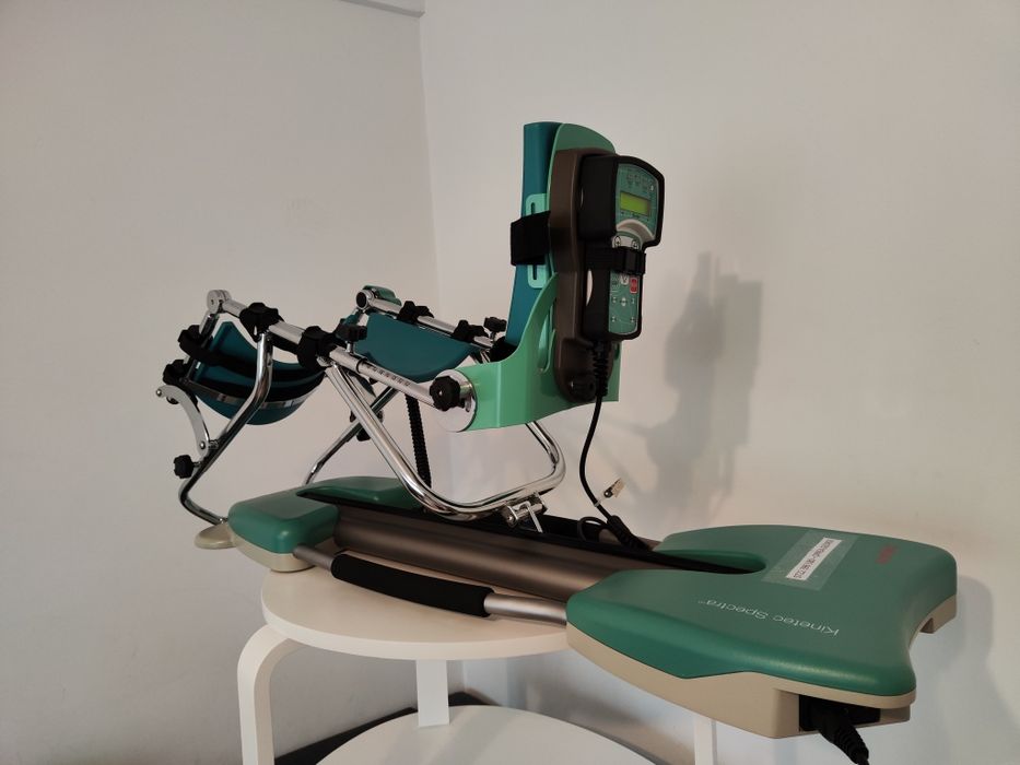 Aparat Kinetec / Ortoflex L2 pentru recuperarea genunchiului