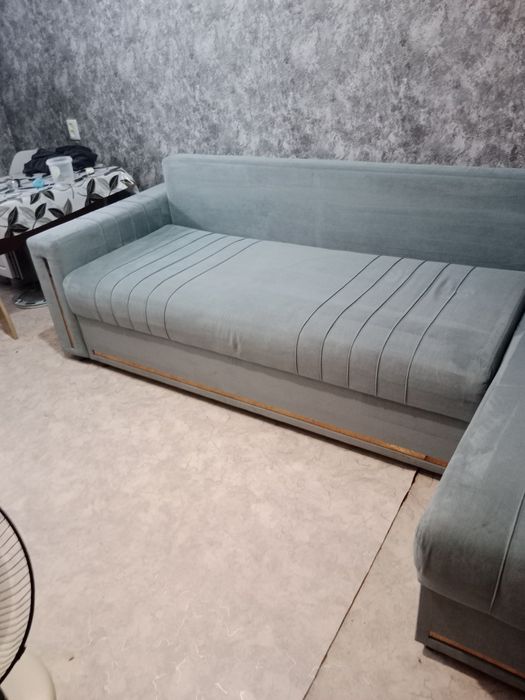 Продам диван угловой