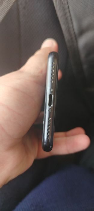 Продам iphone se 2020 64 gb СРОЧНО ПРОДАМ