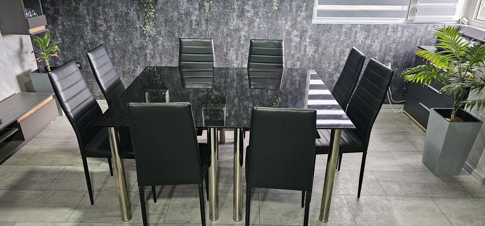 Стъклени маси за хол трапезария