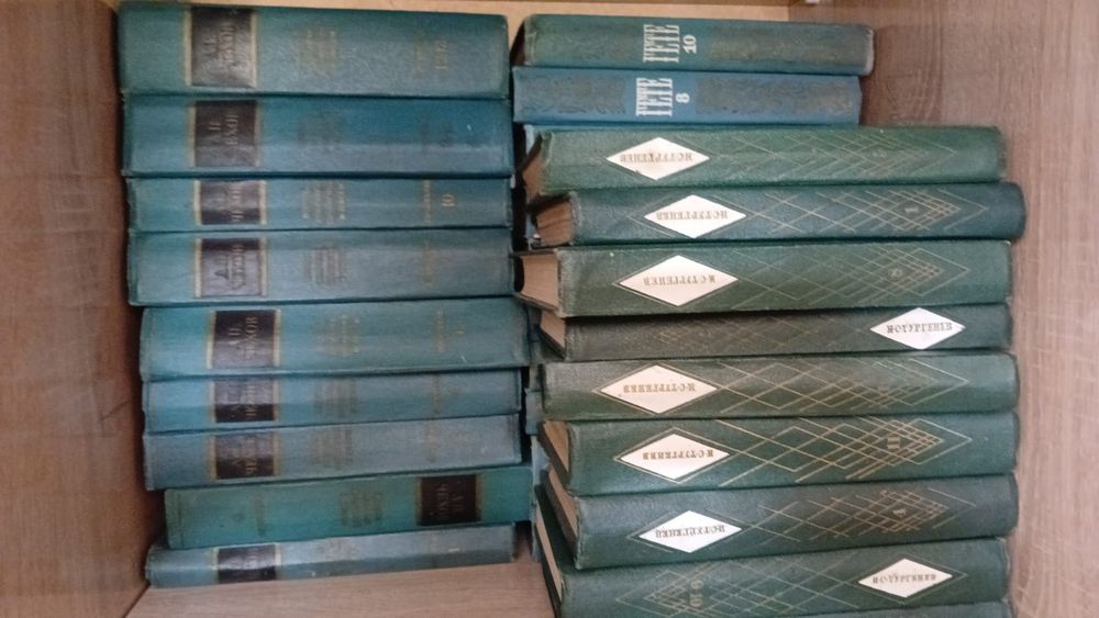 Банки и книги продам