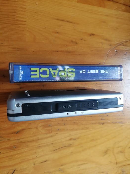 Плеер Sony walkman WM-EX610 - Музыкальные центры Усть-Каменогорск на Olx