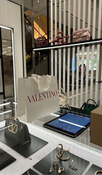 Оригинална гривна Valentino Garavani VLogo с кристали Swarovski®