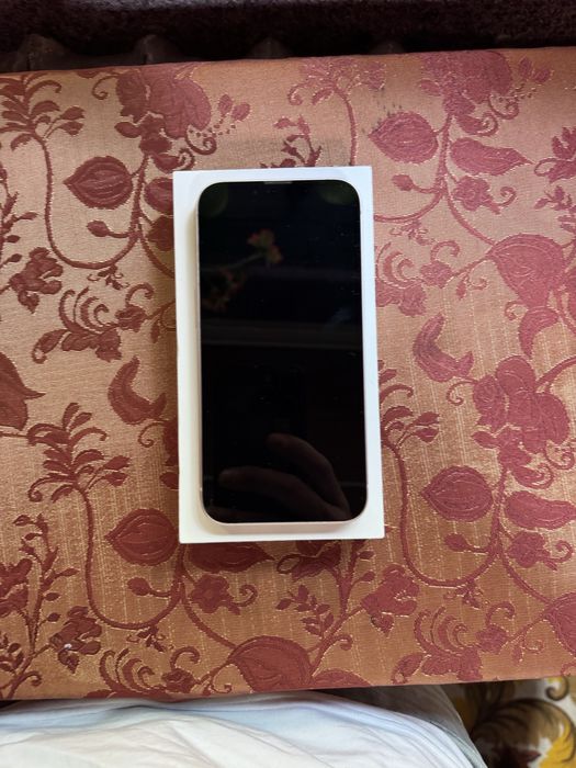 Продается Iphone 13
