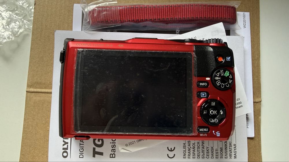 Olympus Tough Tg-6 with underwater housing