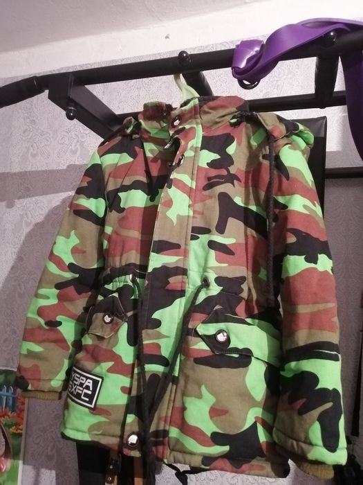 Продам куртки весенние