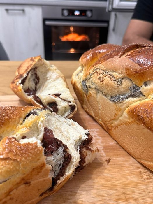 Pregătesc cozonaci tradiționali pentru sărbători