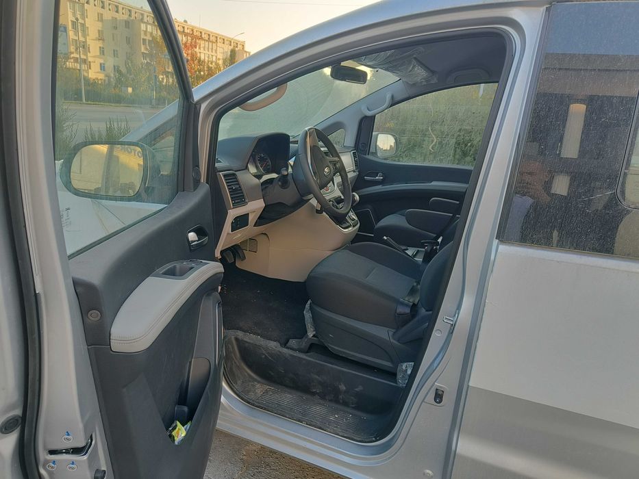 JAC M4 8+1 seats minivan 2026