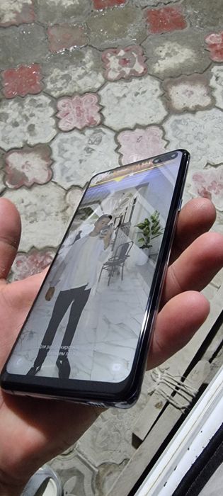 Samsung s 10 ga ekran sotiladi
