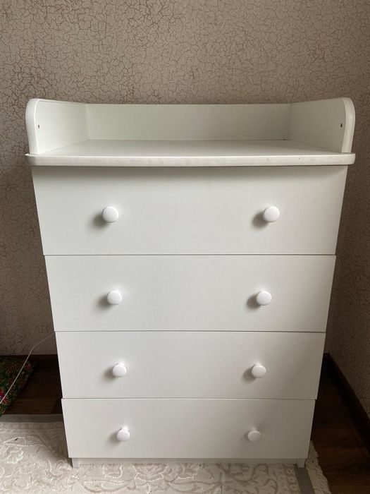 Продам шкаф (комод в подарок)