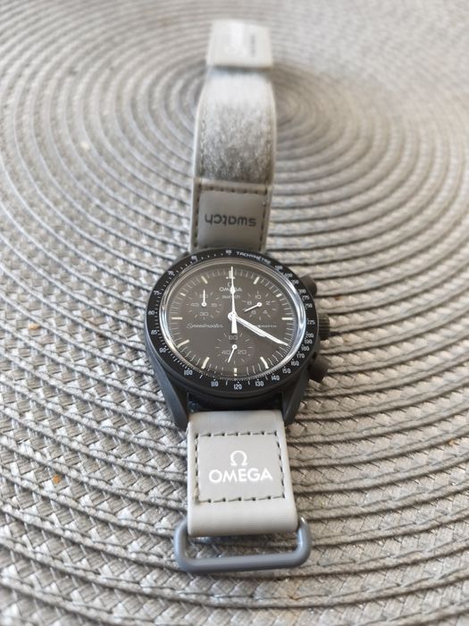 Часовник Omega Swatch