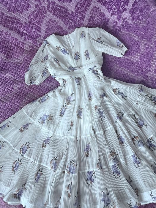 Красивое платье 46 размера (М)