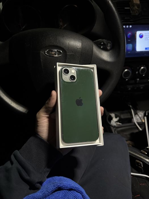 Продам Айфон 13 (128gb)