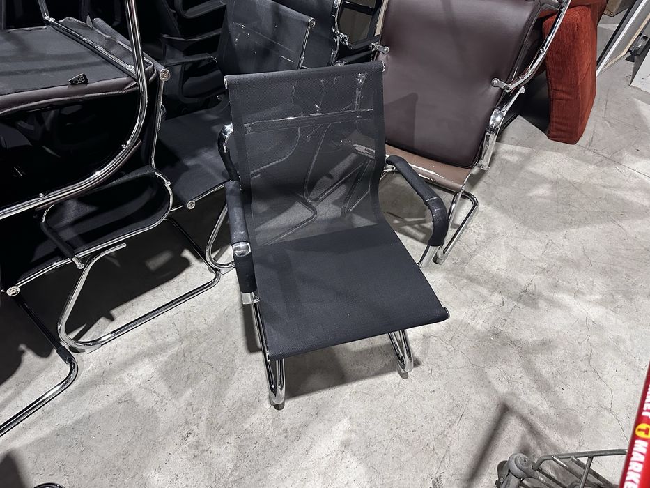 Посетителски столове Work Net – 8 бр.