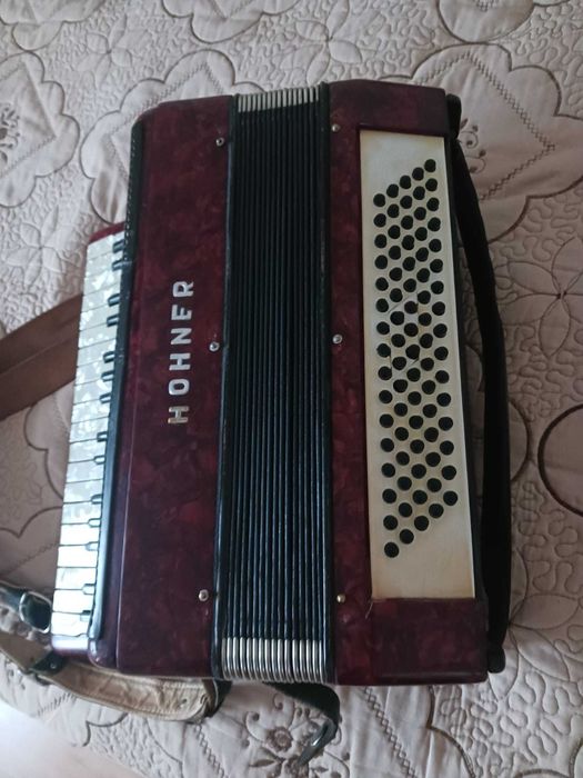 Acordeoane HOHNER 80 BAȘi/ 48 BAȘI, acordate