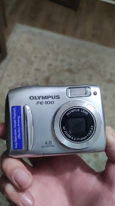 Продам цифровой фотоаппарат Olympus FE-100