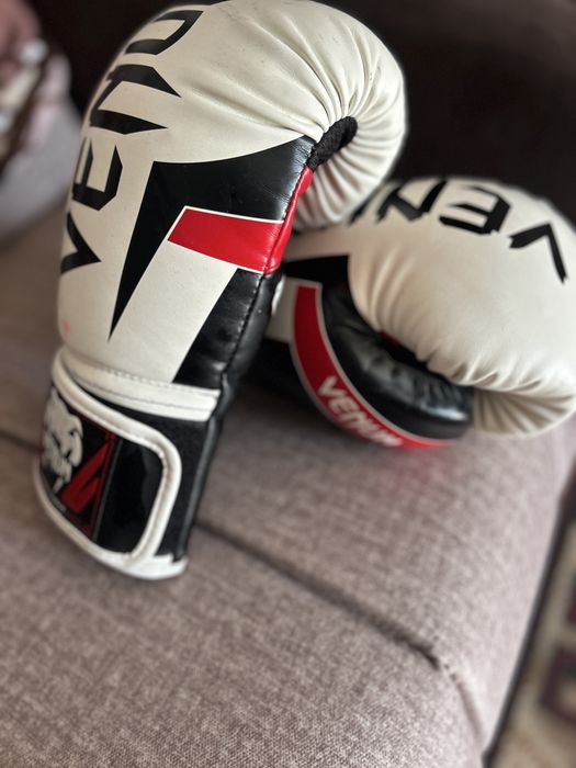Manusi de box  venum