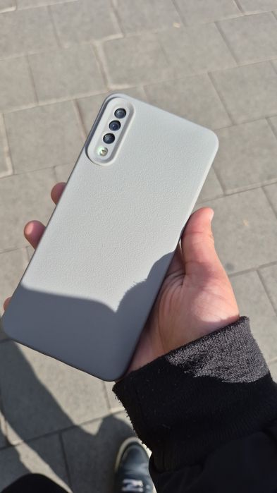 Продам Samsung A70