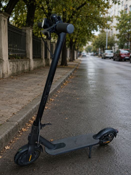 Trotineta electrica Xiaomi Mi Electric Scooter Essential