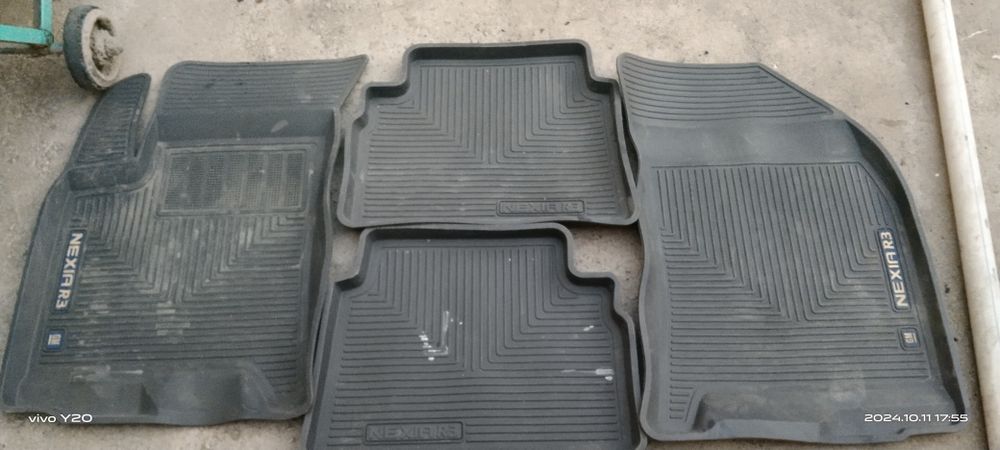 Продаются полики на Нексия 3