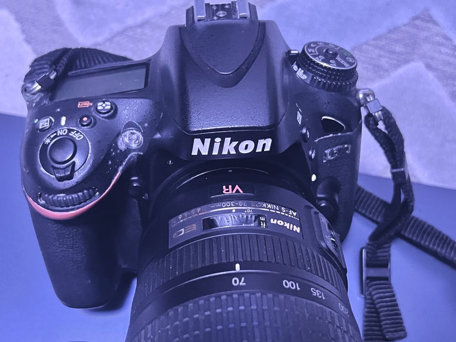 Nikon D610 si obiectiv 70-300
