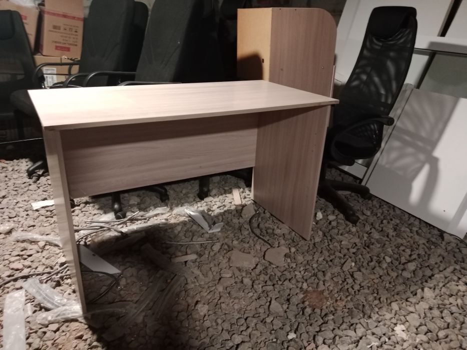 Стол офисный , компьютерный стол