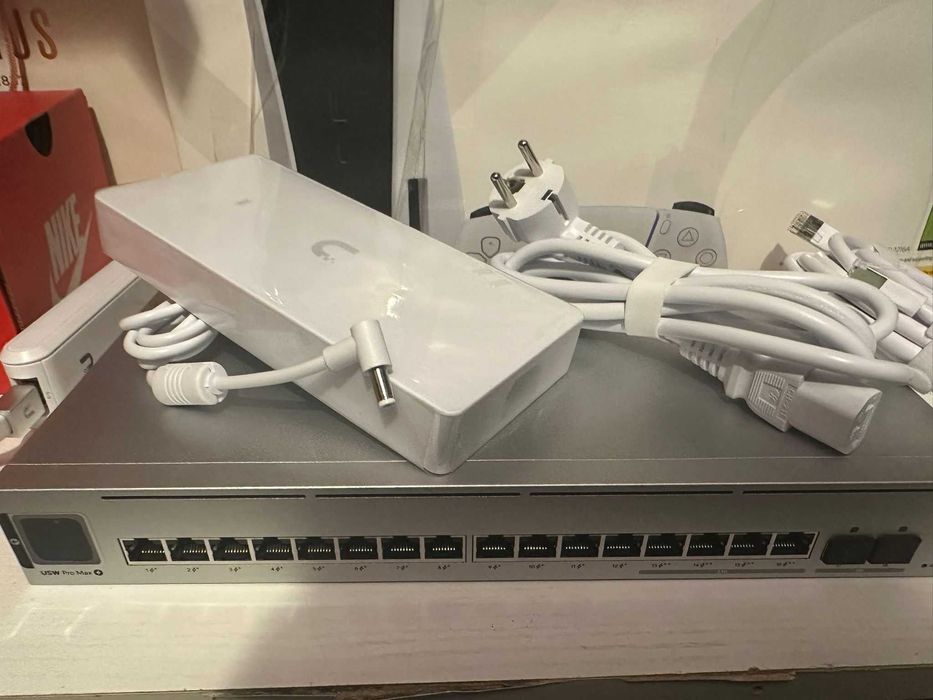 Ubiquiti USW Pro Max 16 PoE