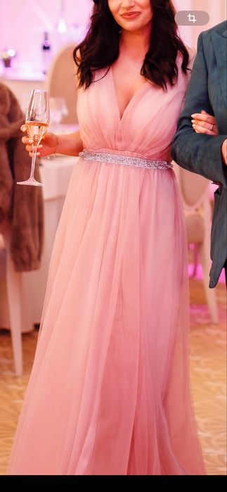 Vand rochie de ocazie lunga roz pudrat