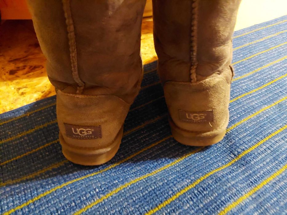 Cizme UGG  gri, in stare buna