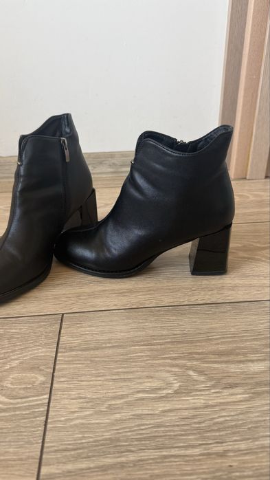Дамски боти и ботуши по 10€