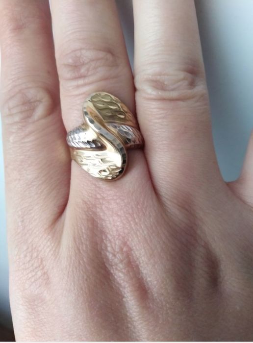 Дамски Златен Пръстен.