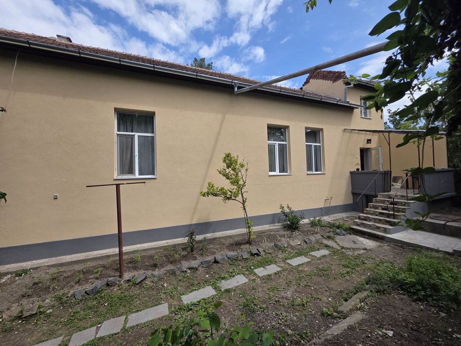 Vand casa ultracentrala deosebita cu 2 unitati separate