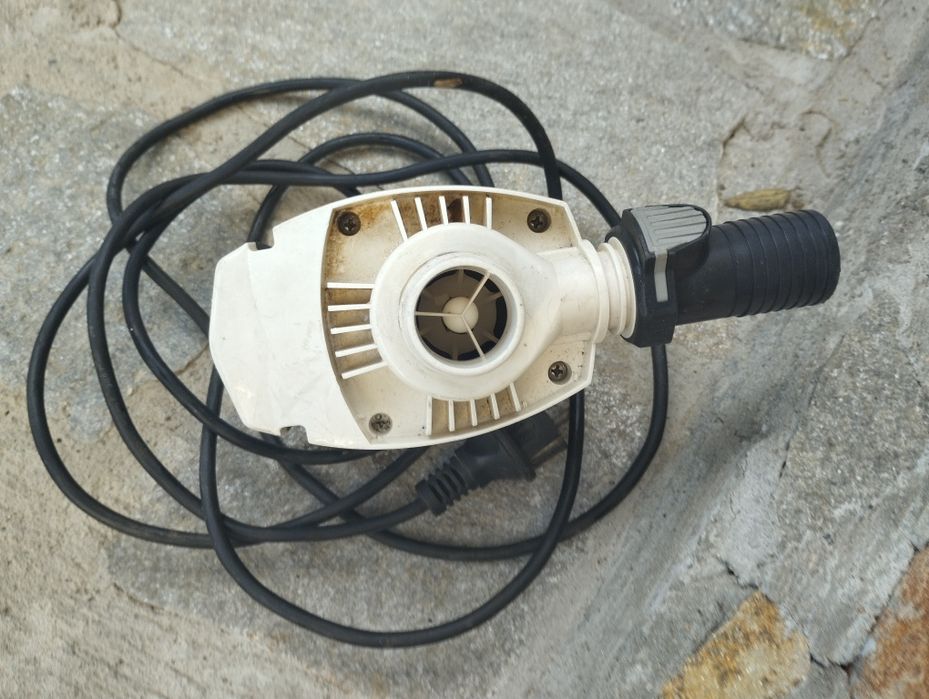 Помпа за басейни и преливане на течности