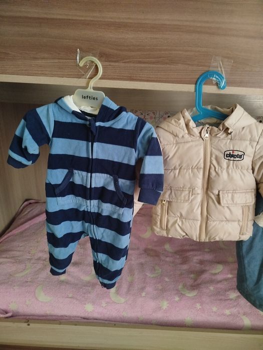 Продам детские куртки
