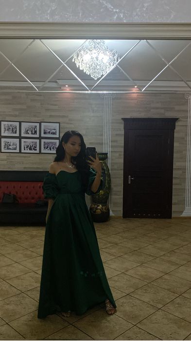 Продам шикарное ,вечернее платье