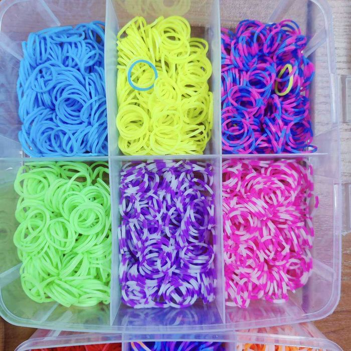 Пластмасов куфар с ластички