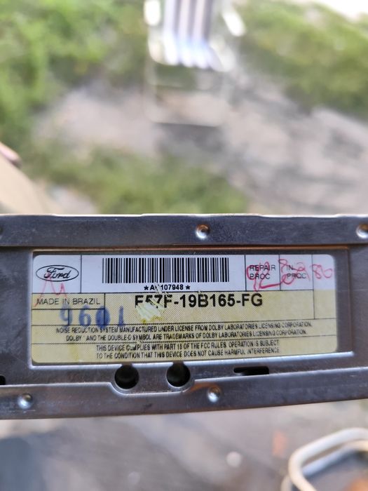 Продам оригинальную автомагнитолу