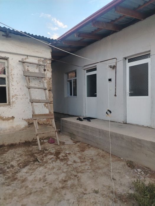 Hovli sotiladi 2 sotix