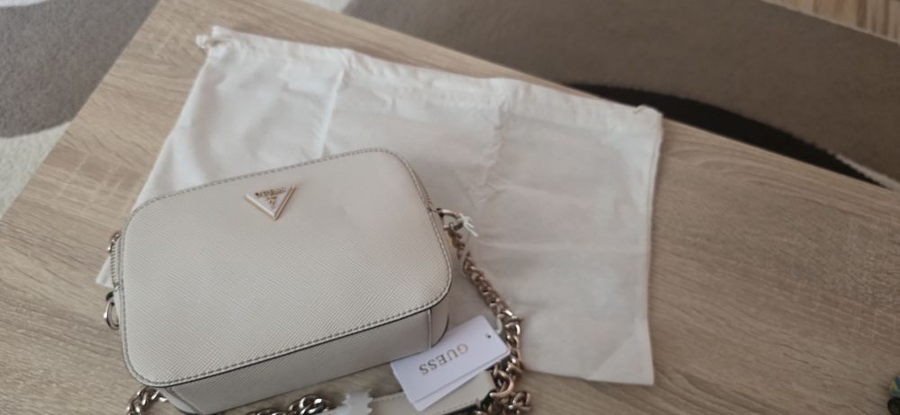 Чанта Guess нова