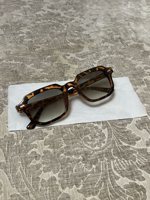 Продам солнцезащитные очки