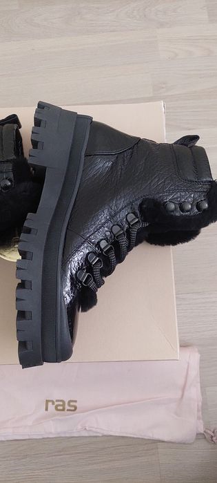 €220 RAS нови испански пухкави боти/ботуши естествена кожа 37