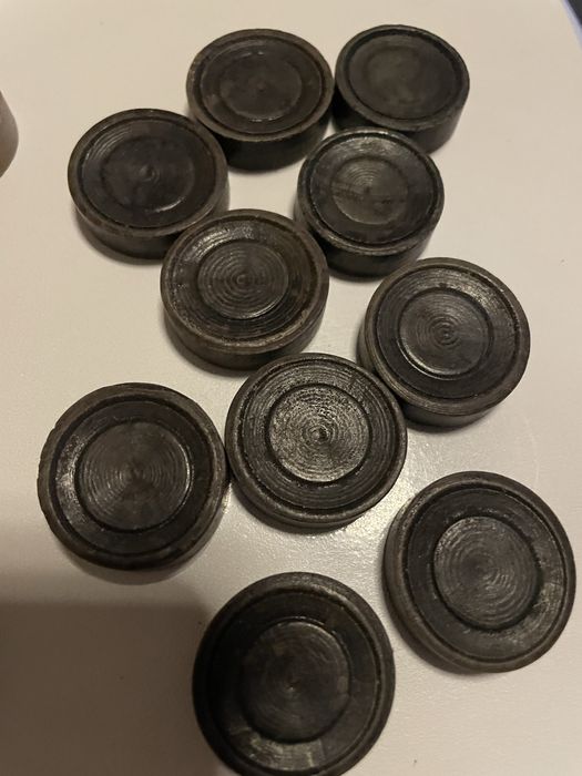 Puluri de lemn pentru table