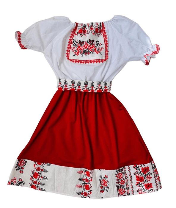 Дамска рокля с народни мотиви